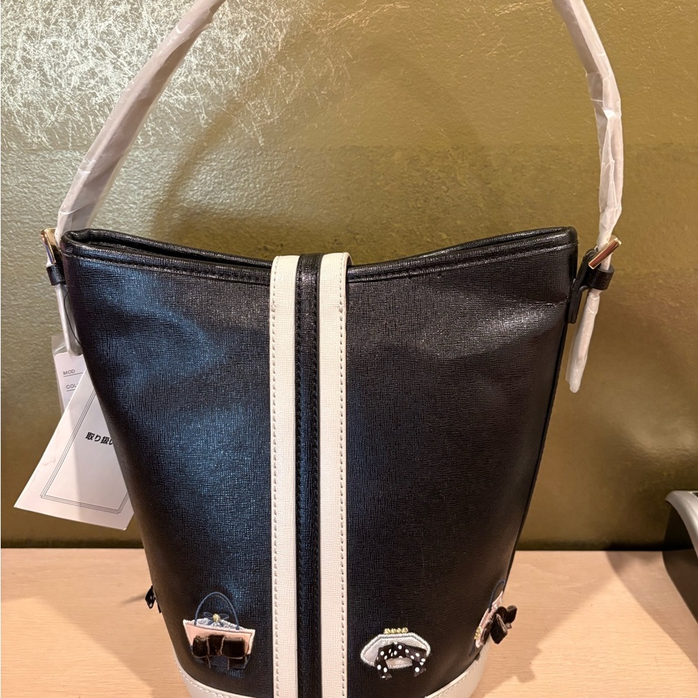 MU Sports Bucket Bag - Picture 2 of 9
